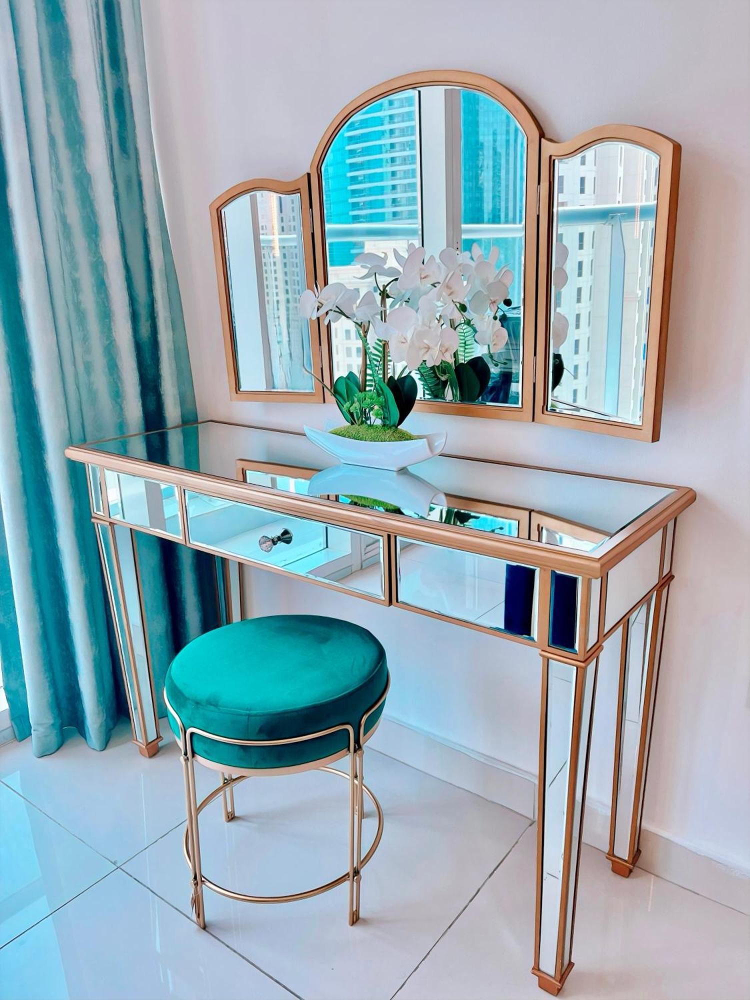5 Star Serviced Apartment With Beach Access In The Heart Of Dubai Marina Free Welcome Gift Box Upon Arrival Eksteriør billede